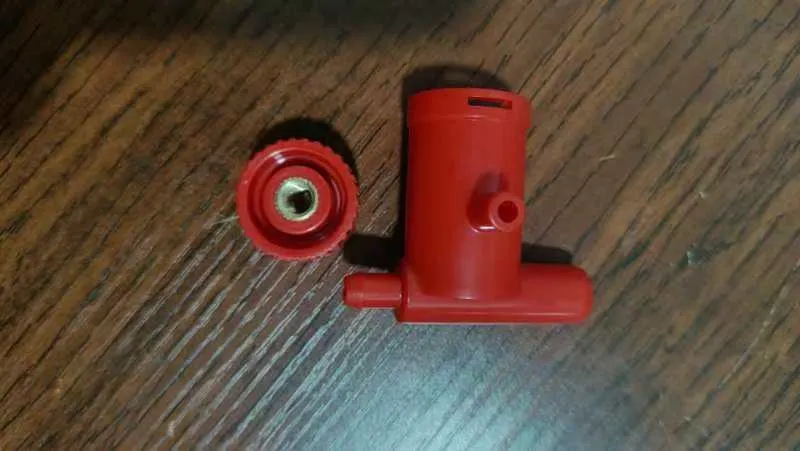 Красный регулируемый регулирующий клапан (2)